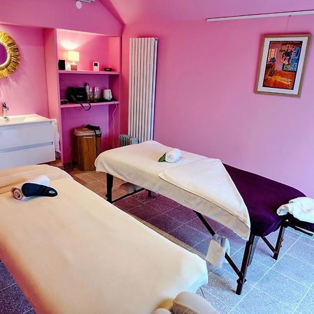 Le Spa Est Dans Le Pre Trigueres Exterior photo